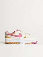 BASKETS FEMME NIKE GAMMA FORCE - PEARL