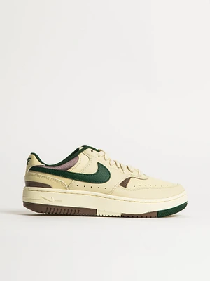 BASKETS FEMME NIKE GAMMA FORCE