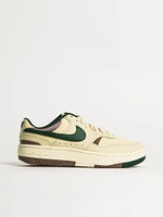 BASKETS FEMME NIKE GAMMA FORCE
