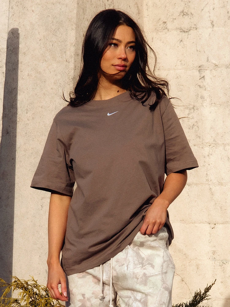 NIKE SPORTSWEAR ESSENTIAL OVERSIZED T-SHIRT