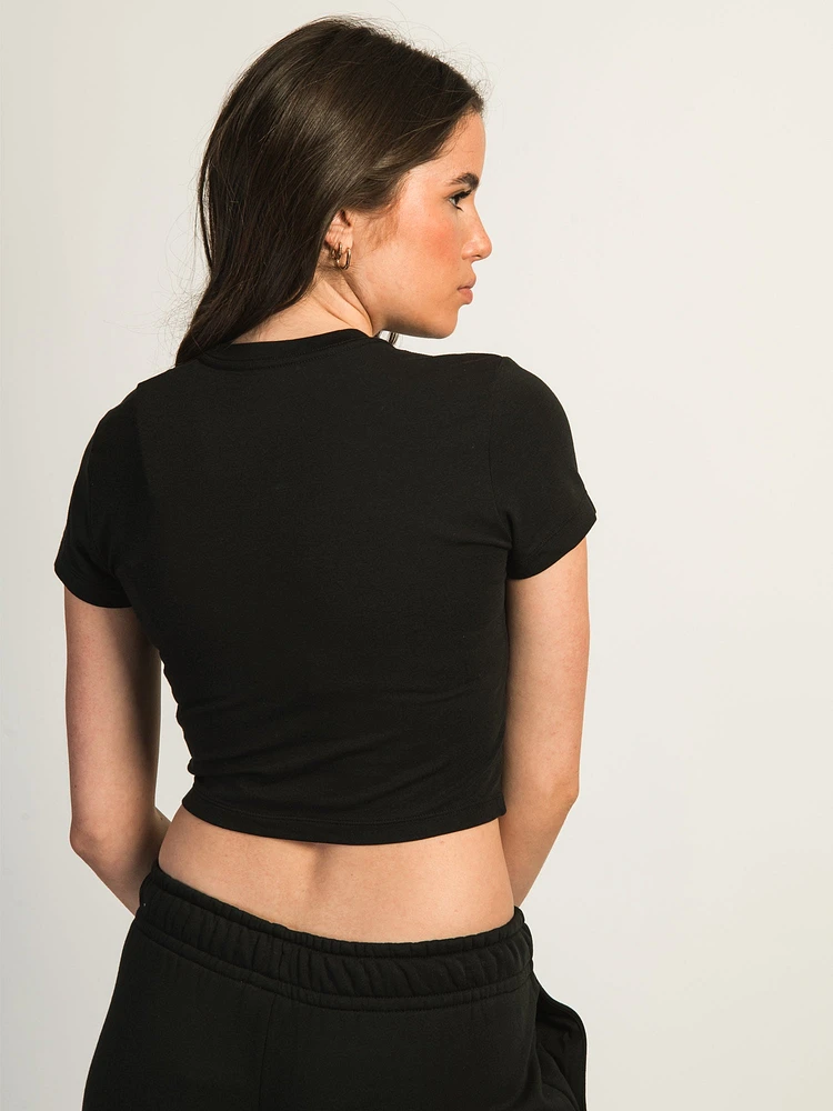 NIKE SPORTSWEAR CHILL CROP T-SHIRT