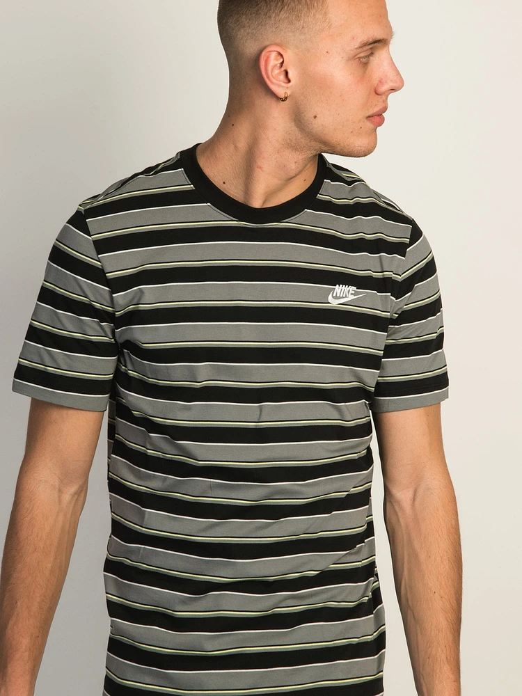 T-SHIRT NIKE SPORTSWEAR CLUB STRAIGHT