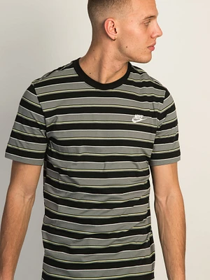 NIKE SPORTSWEAR CLUB STRAIGHT T-SHIRT