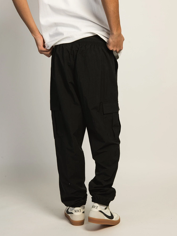 NIKE NYLON WOVEN CARGO PANT