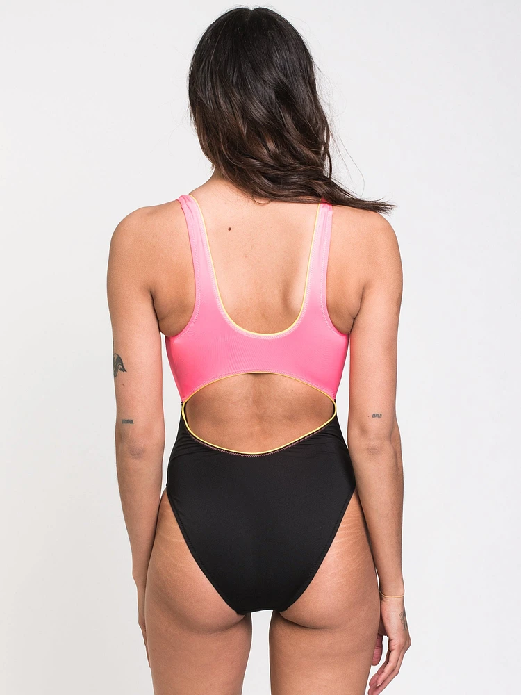 NIKE CLRBLACK ONE PIECE - CLEARANCE