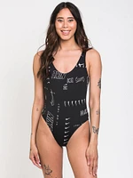 NIKE ESSENTIALS ONE PIECE - CLEARANCE