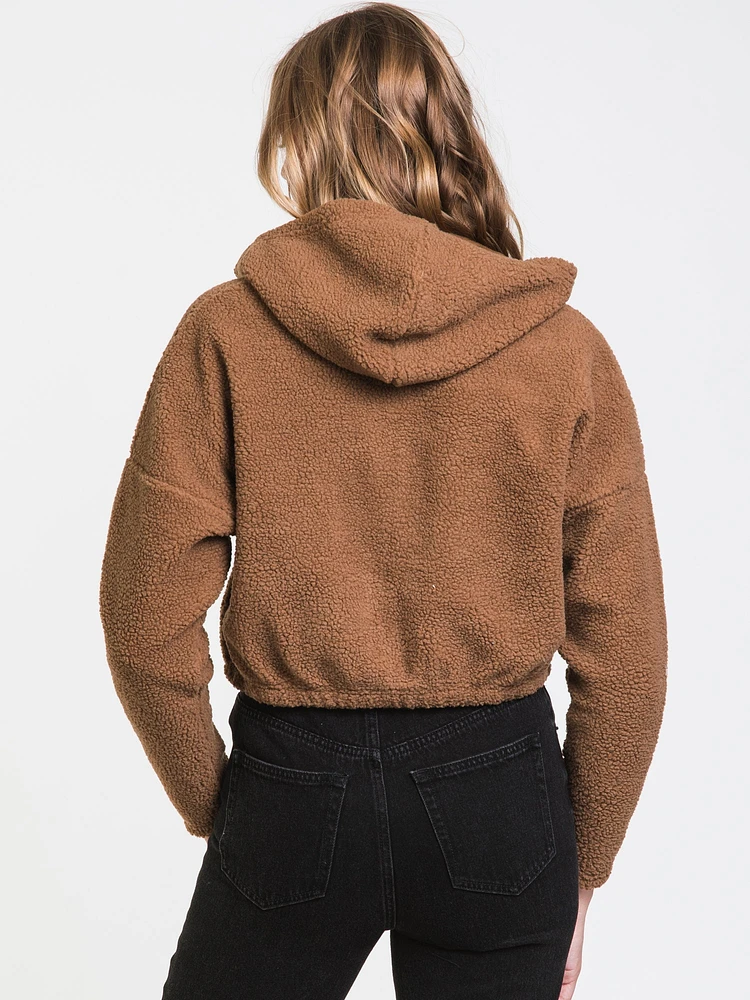AMARA, FEMME