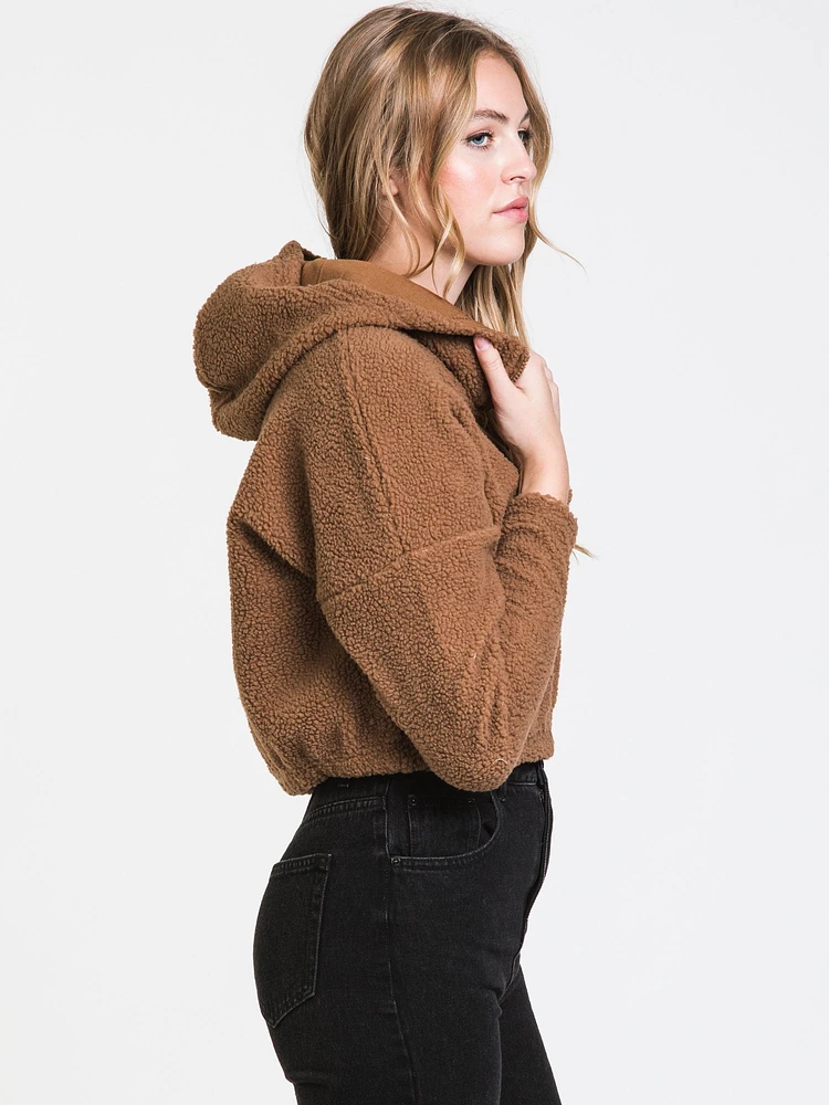 AMARA, FEMME