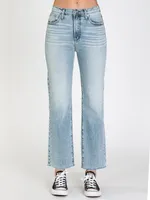 SILVER JEANS 28" HIGH WAIST HIGHLY DESIRABLE STRAIGHT - CLEARANC