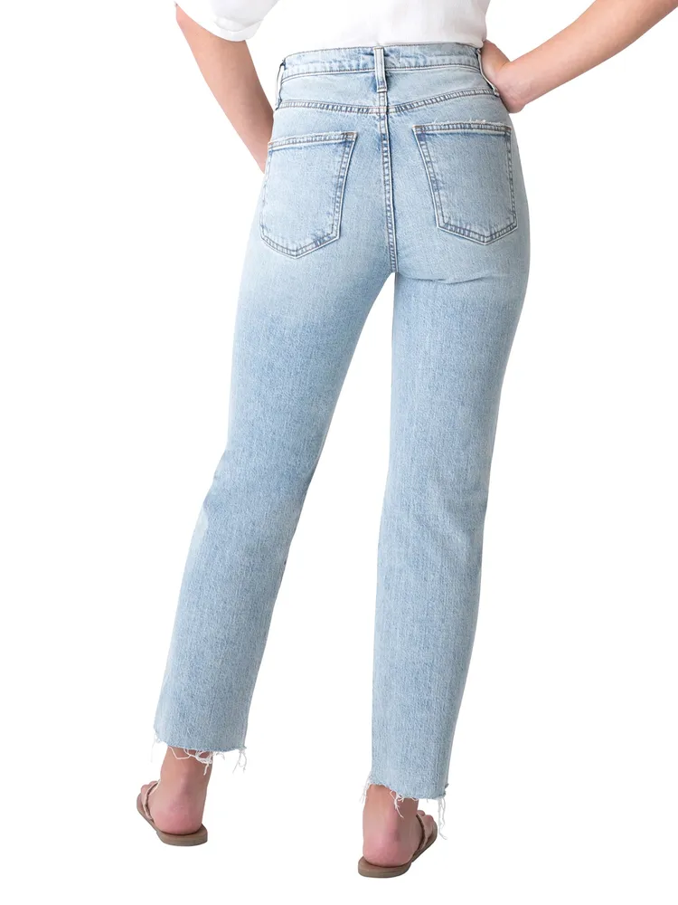 SILVER JEANS 28" HIGH WAIST HIGHLY DESIRABLE STRAIGHT - CLEARANC