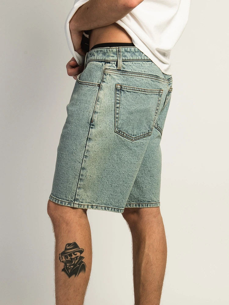 SHORT TAINTED DENIM - LIGHT WASH