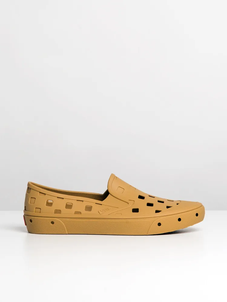 MENS VANS TREK SLIP ON - CLEARANCE