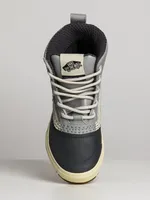 WOMENS VANS STANDARD MID SNOW MTE BOOT - CLEARANCE