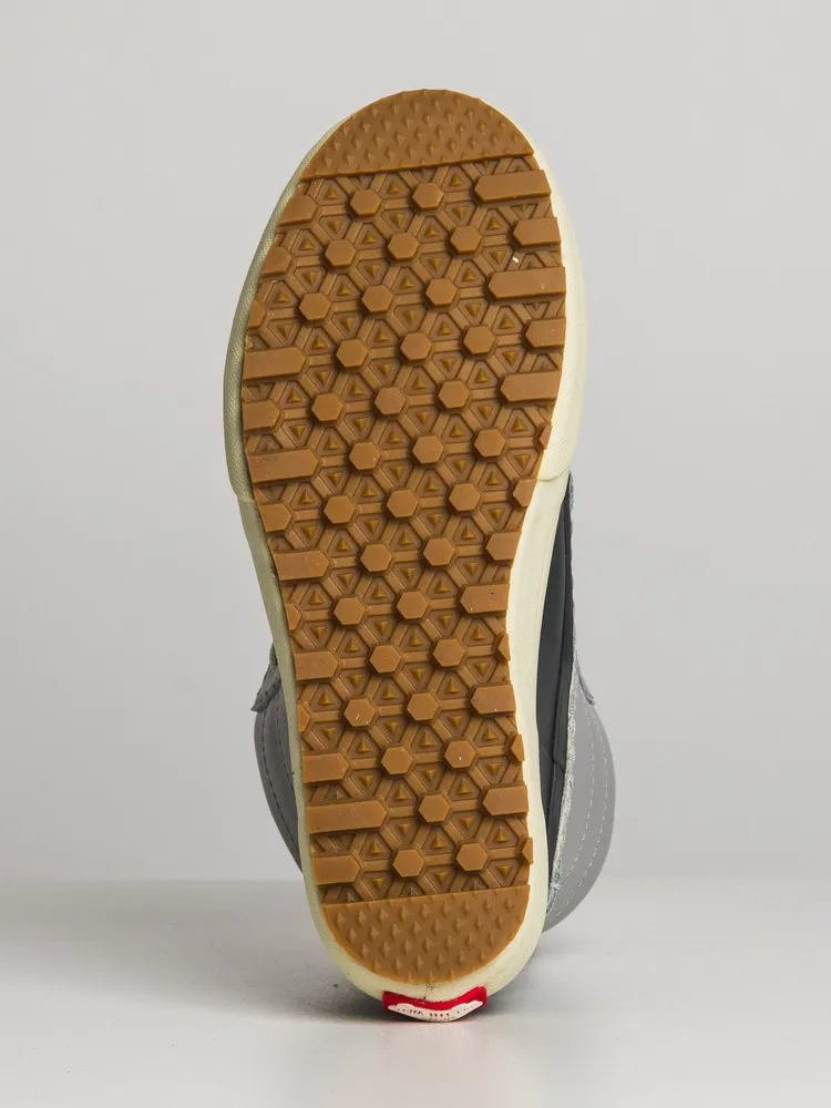 WOMENS VANS STANDARD MID SNOW MTE BOOT - CLEARANCE