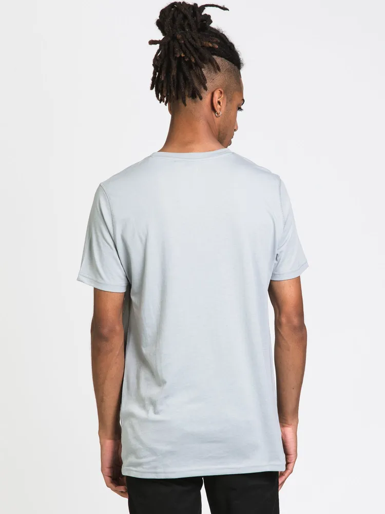 BOATHOUSE VICTOR V-NECK TEE