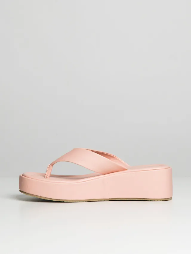 ASOS DESIGN Ferris chunky flip flop sandals in pastel green