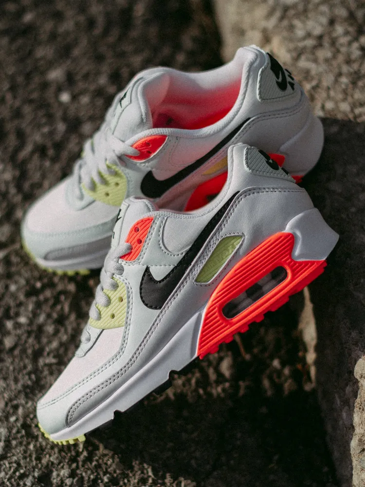 Boathouse WOMENS NIKE AIR MAX 90 SNEAKER