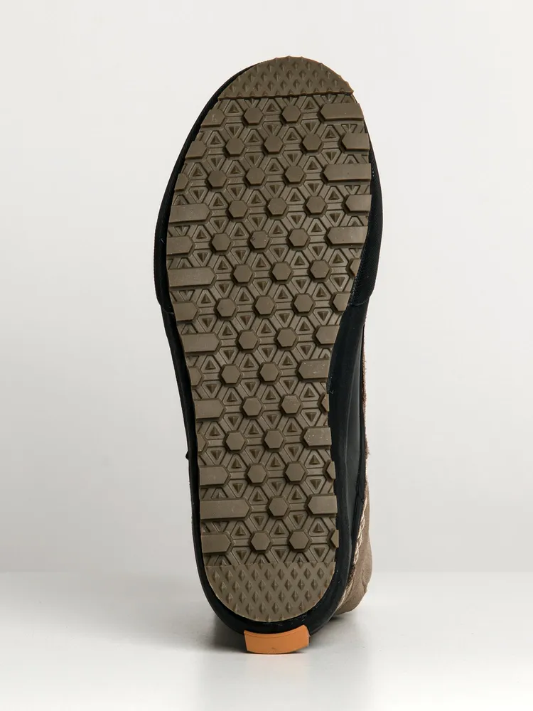 MENS VANS STANDARD MID CHELSEA SNOW MTE BOOT