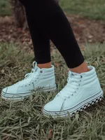 WOMENS VANS SUPER COMFYCUSH SK8 HI SNEAKER - CLEARANCE