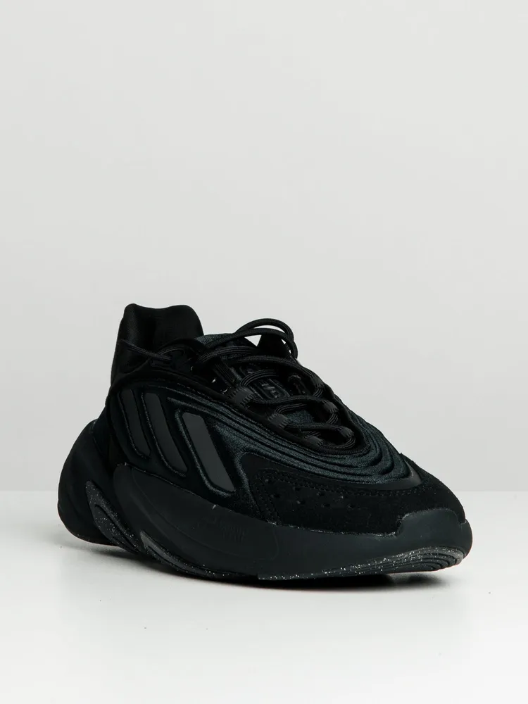 WOMENS ADIDAS OZELIA SNEAKERS