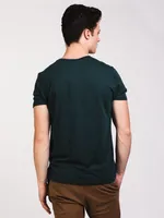 MENS VICTOR VNECK T - GREEN CLEARANCE