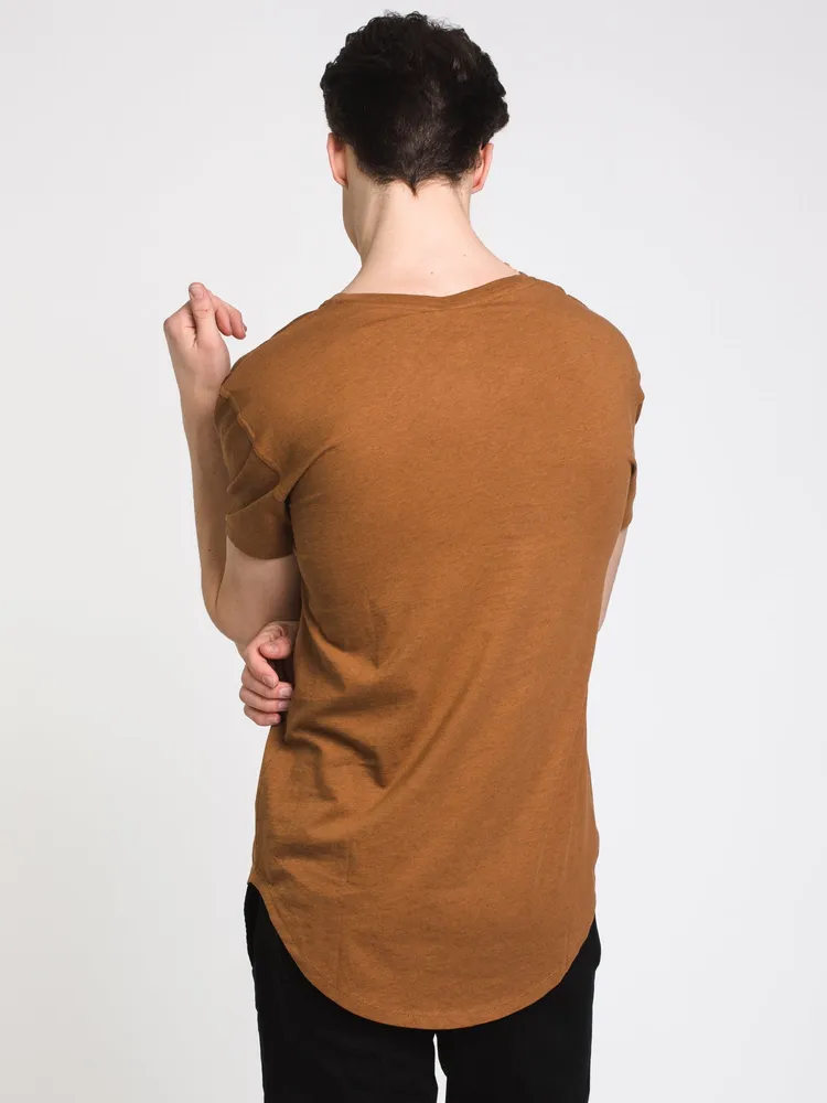 MENS LONGLINE T - CARAMEL CLEARANCE