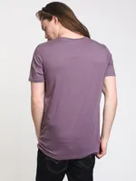 MENS VICTOR VNECK T - LILAC CLEARANCE