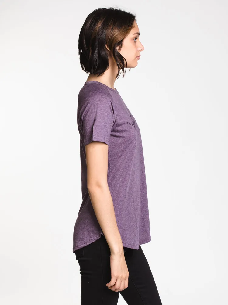 WOMENS FEATHERWAVE RGLN TEE - VIOLET CLEARANCE