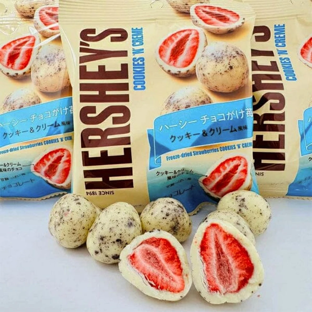 Hershey's: Freeze-Dried Cookies 'n' Cream Chocolate Strawberries (Japanese)