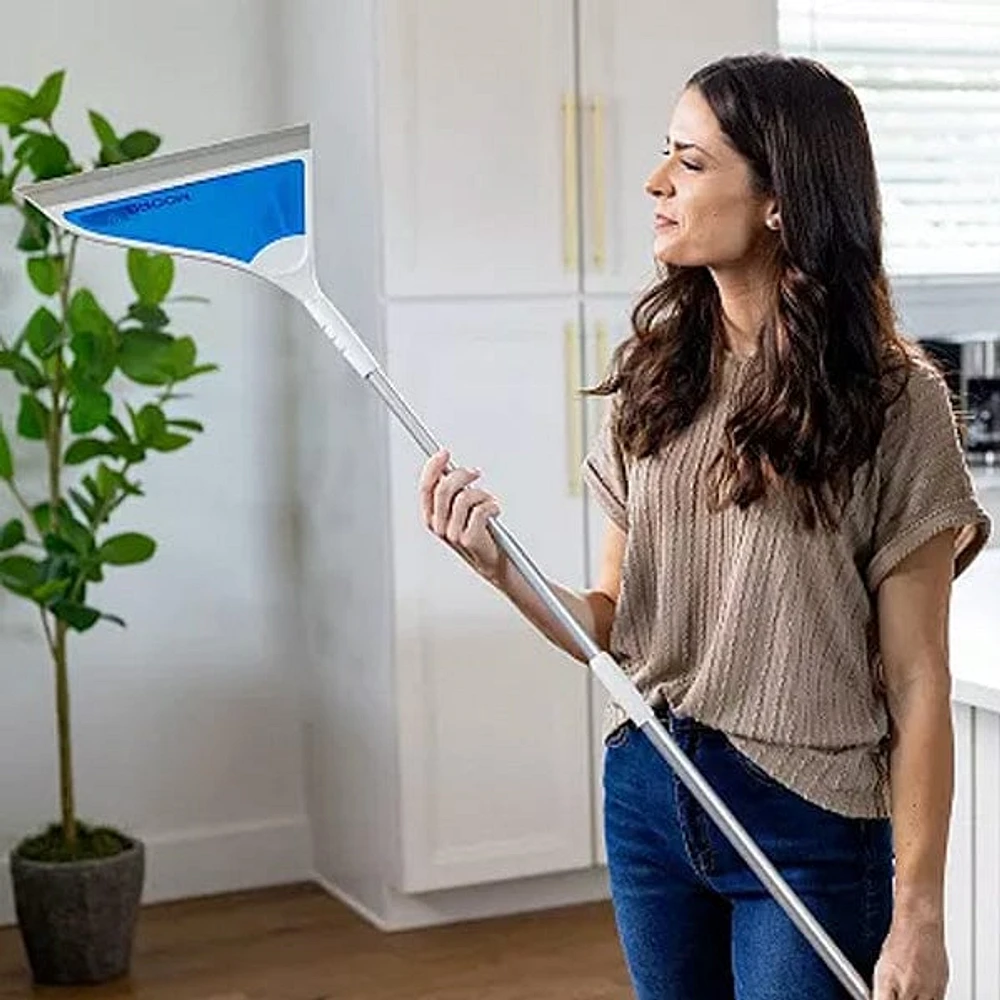 Helio AirBroom: Multifunctional Replaceable Silicone Broom