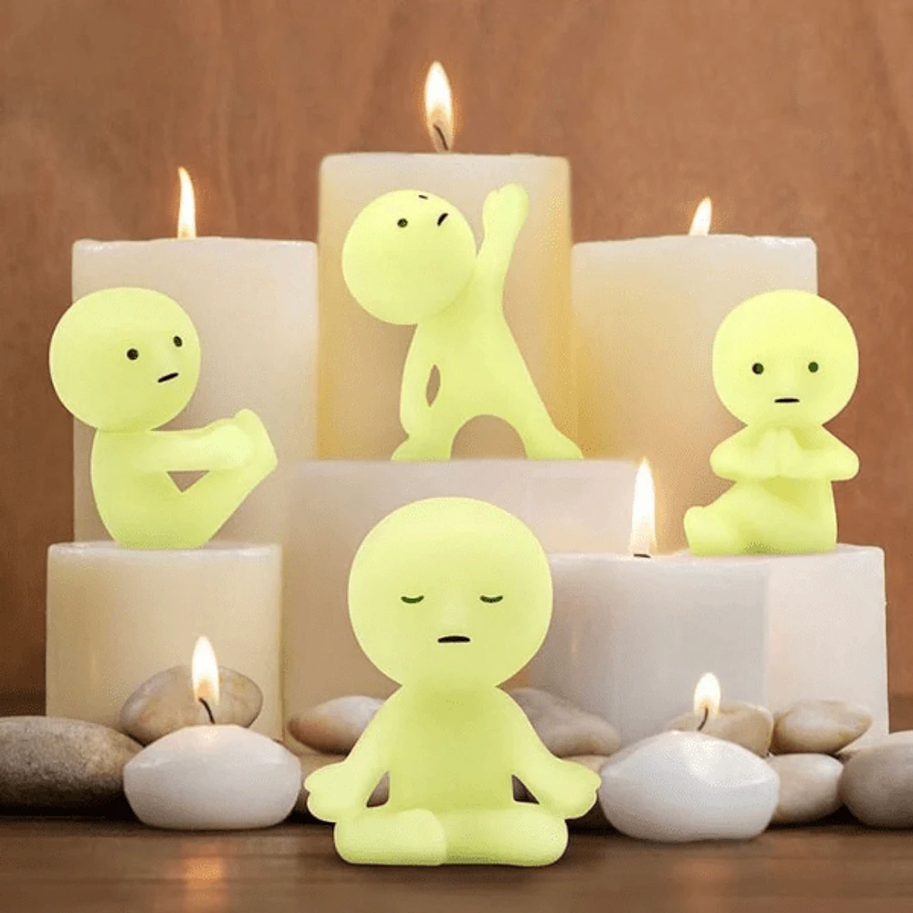 Smiski: Yoga Figurines Dreams Glow in The Dark Figure (1pc)