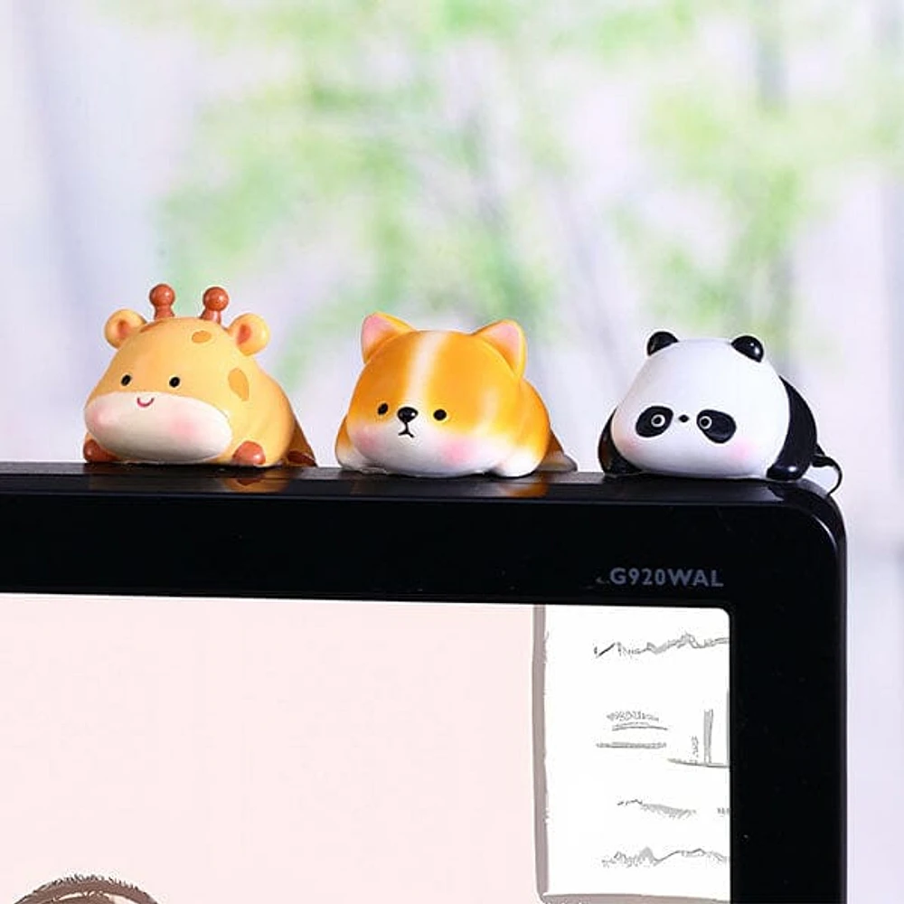 Huggers: The Phone Hugging Animals Collectable Figurine Blind Bag (1pc)