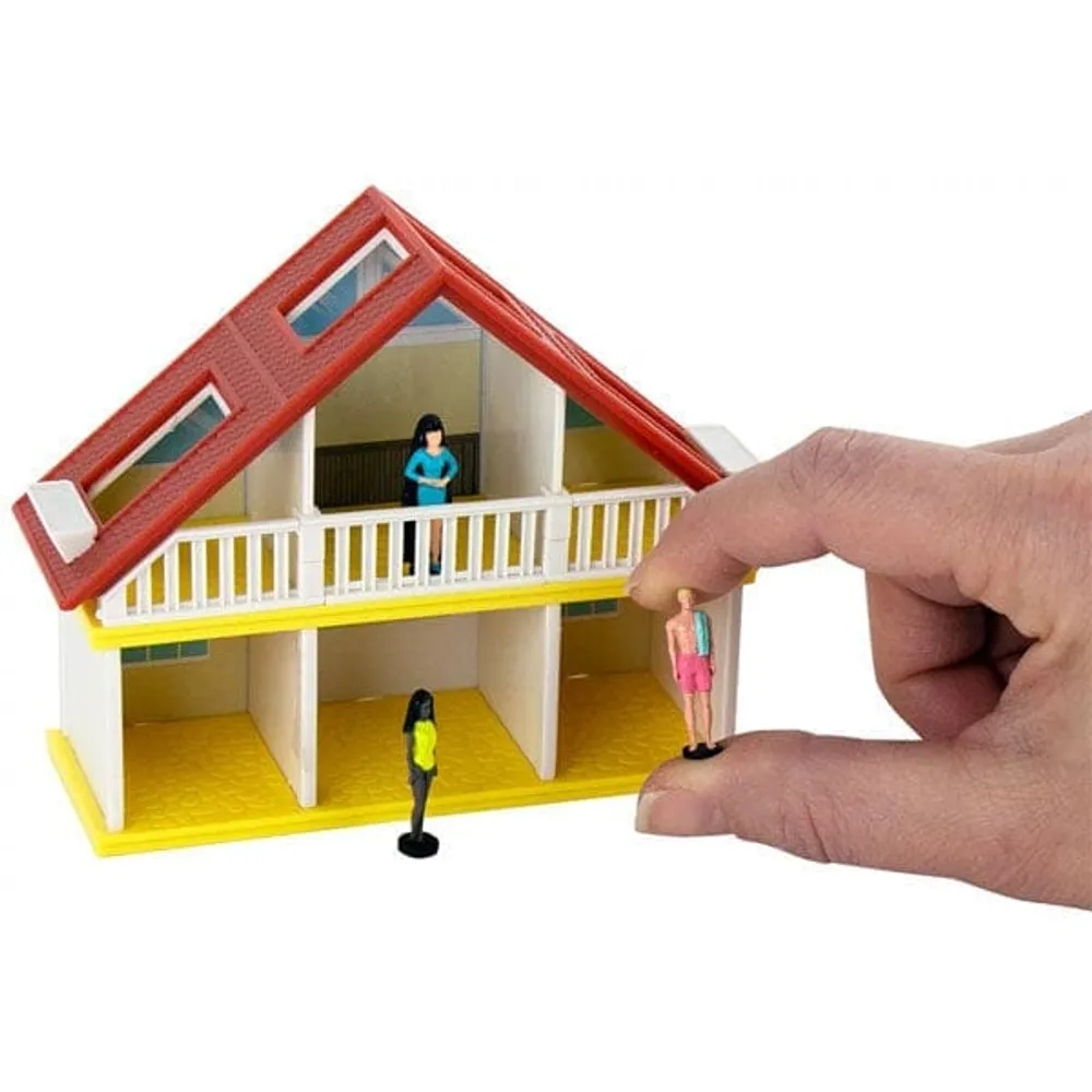 The World's Smallest Collection: World's Smallest Malibu Barbie Dreamhouse