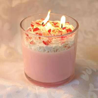 Hidden Gems Peppermint Milkshake Novelty Candle (1 Ring Inside)