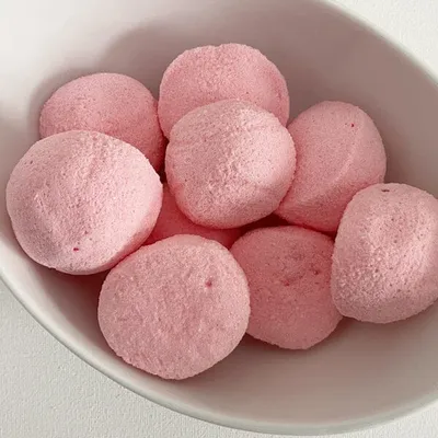 FreezYums! Heart-Shaped Freeze-Dried Marshmallows (50g) • Showcase US