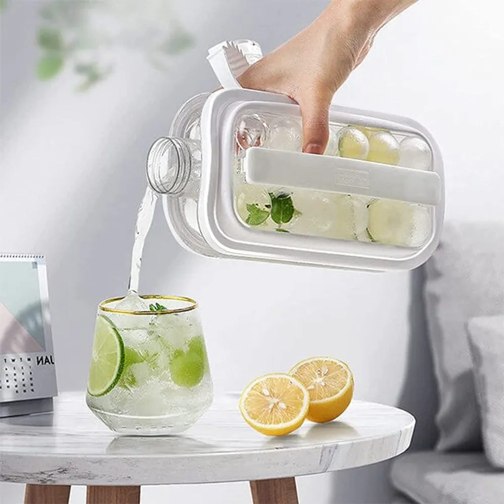 Showcase Prokitchen 1-Click Ice Mate Ice Cube Mold Tray