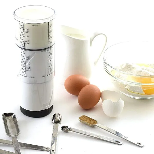 GOOD QUALITY OXO PLUNGER STYLE FOOD CHOPPER WITH MEASURING MARKS