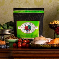 - Dry Cat Food - Surf & Turf Recipe