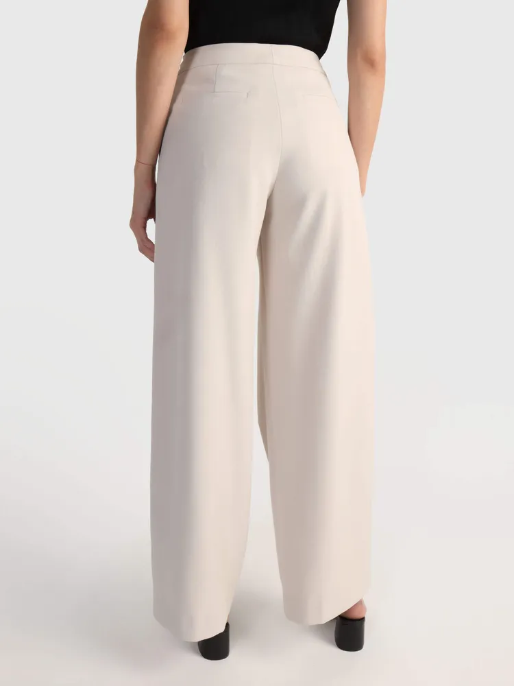 Calvin Klein Pantalón de traje de ajuste moderno para mujer