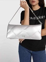 Clutch Calvin Klein con Monograma Mujer Plateado - Talla: Única