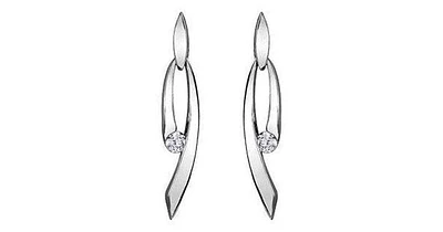 10K White Gold Canadian Diamond (0.10ct T. W) Dangle Earrings