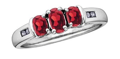 January 3-Stones Garnet 0.06 ct T.W Diamond White Gold Ring