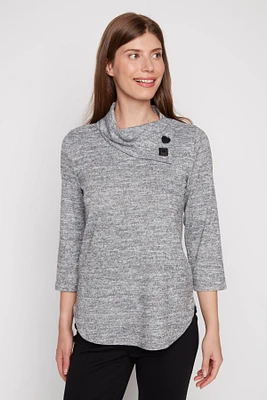 Solid split neck top with buttons