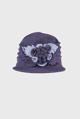 Boiled wool hat with pleats and two tone flower