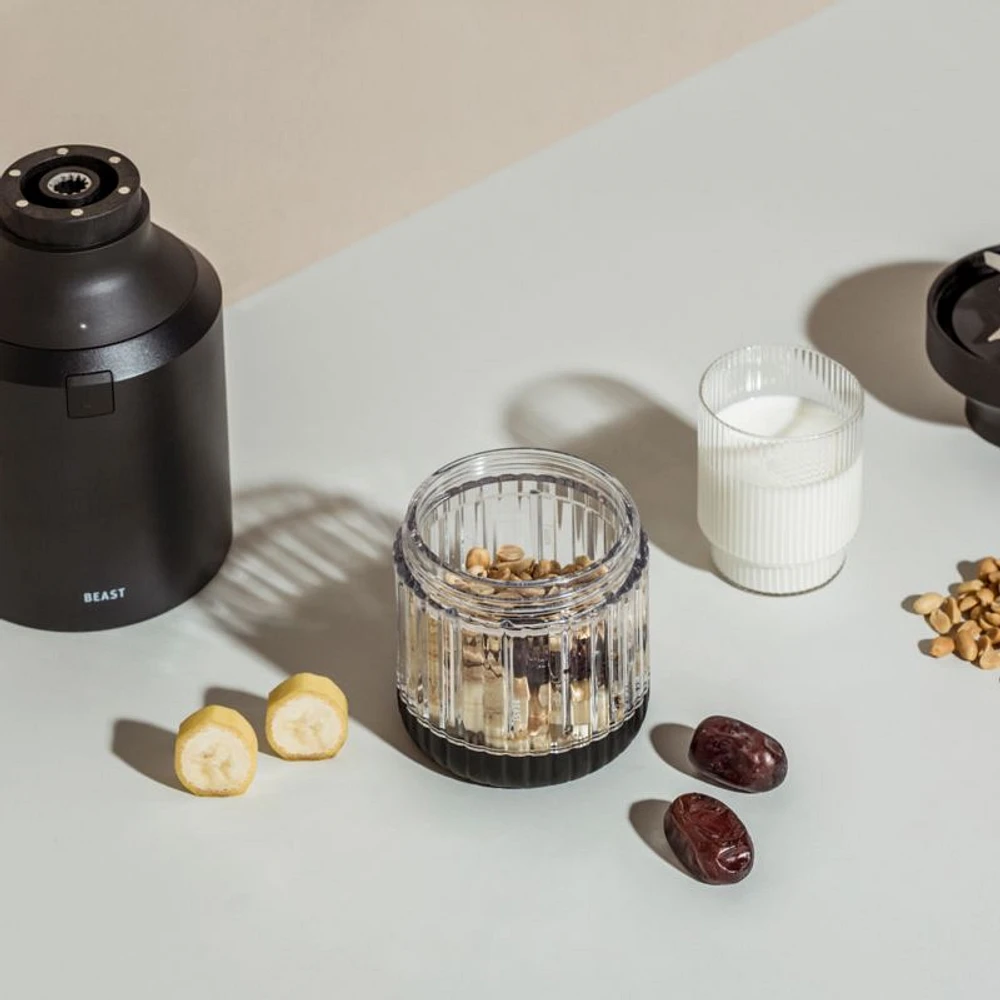 Beast ® Blender in Carbon Black