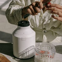 Beast ® Blender in Cloud White