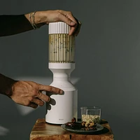 Beast ® Blender in Cloud White