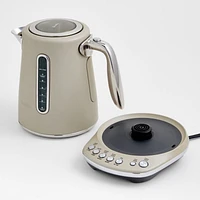 Breville® Smart Kettle™ Luxe in Almond Nougat