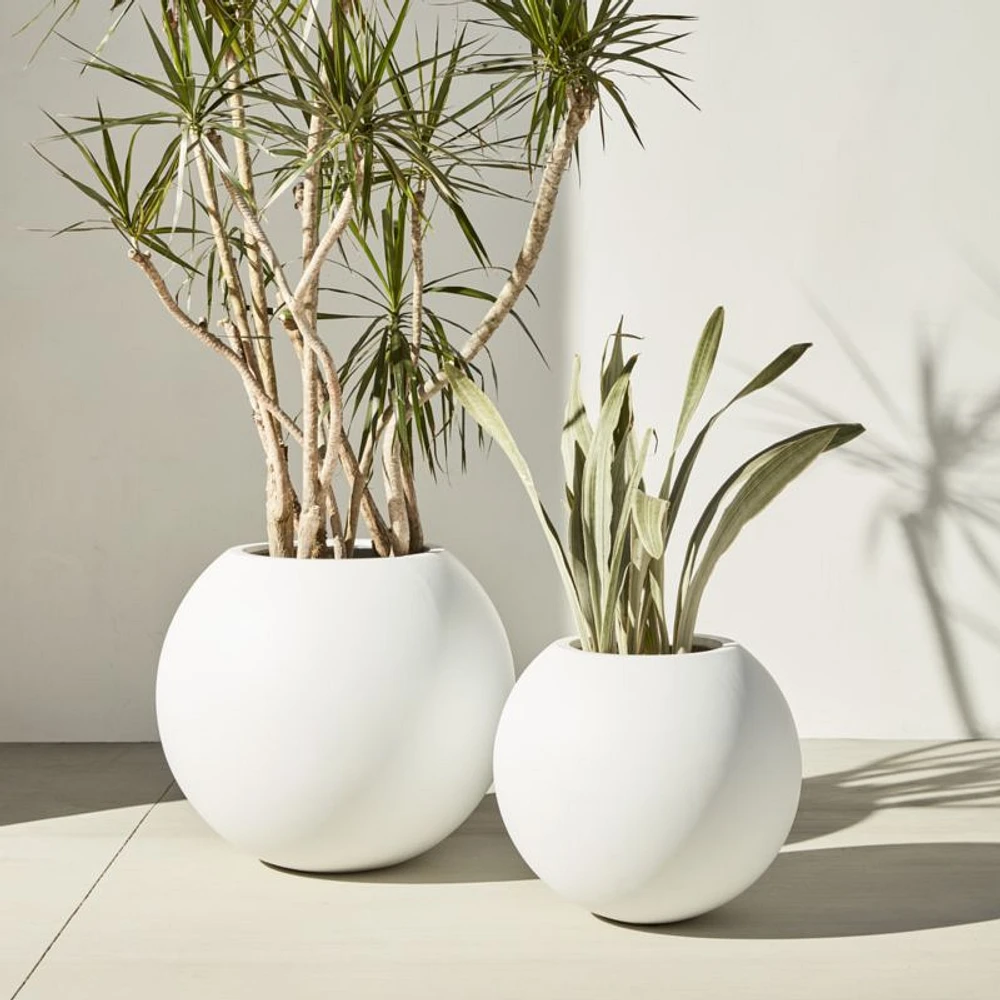 Sphere Large White Indoor/Outdoor Planter 26"