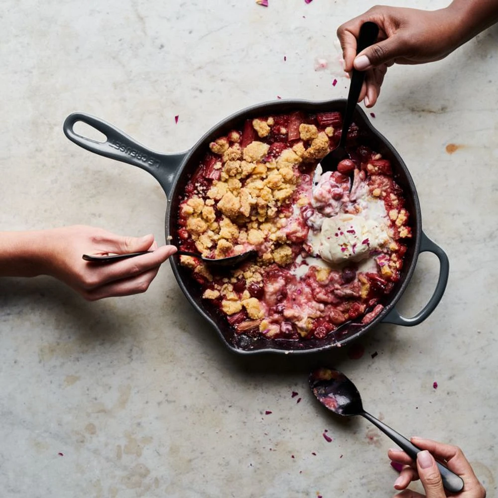 Le Creuset ® Signature 10.25" Graphite Grey Enameled Cast Iron Skillet